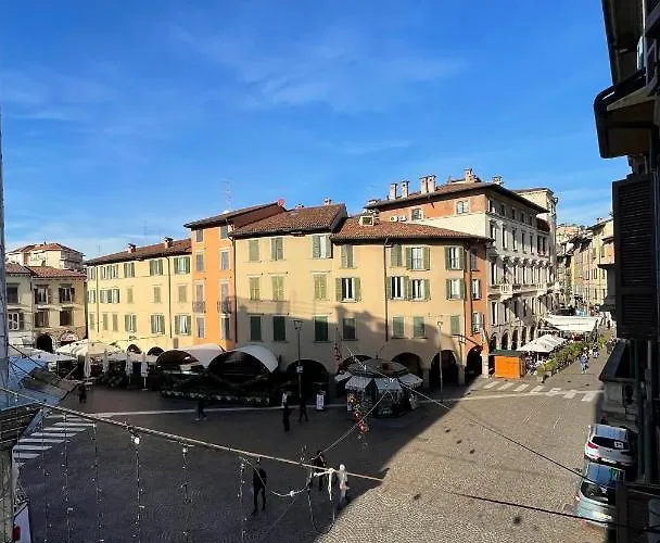 Centro Piazza Pontida - The Italian Escape Bergamo